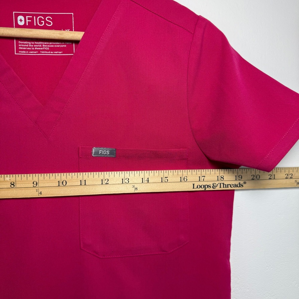 FIGS Scrub Top Magenta Pink Catarina V-Neck One-Pocket Medical Workwear XS - Picture 9 of 11